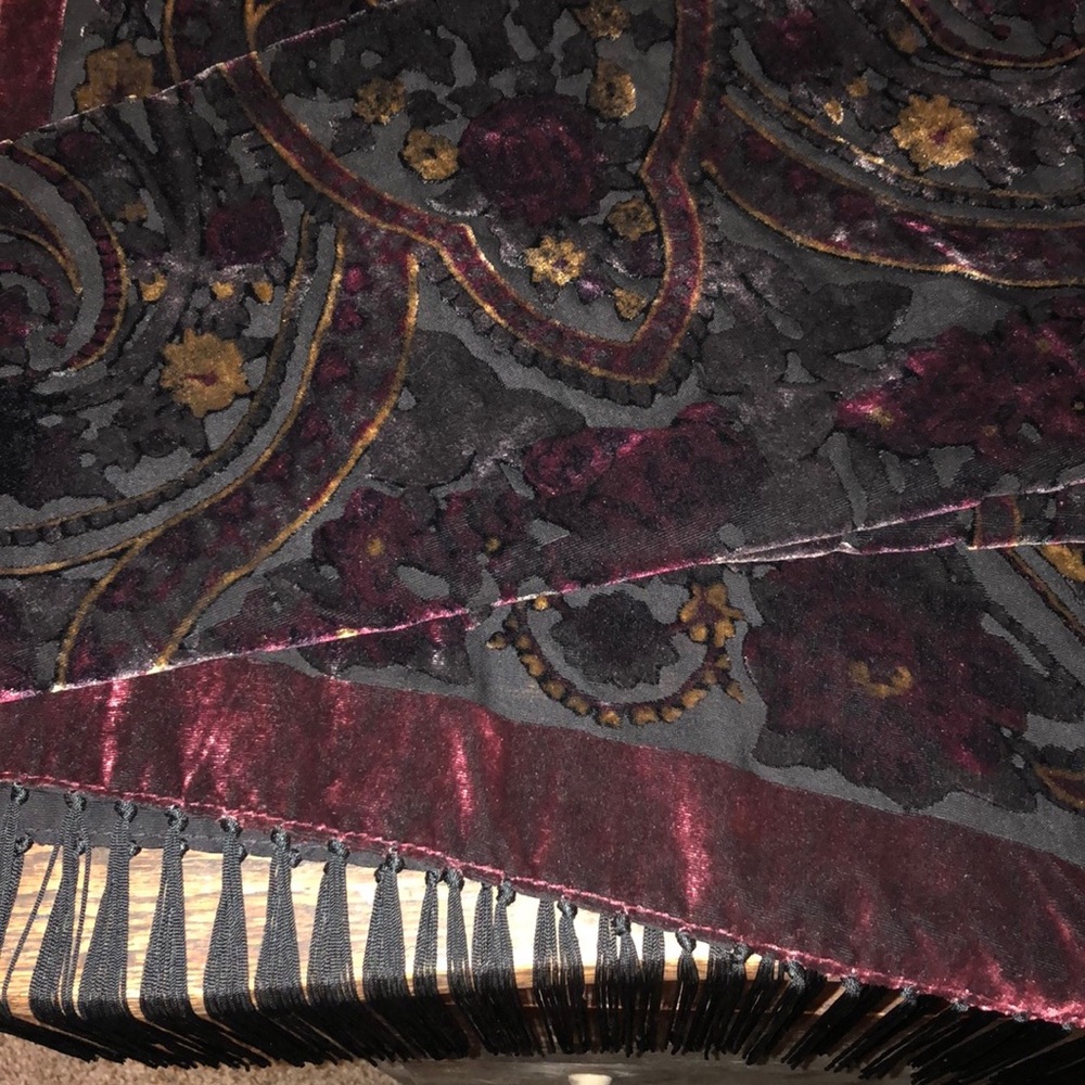 Shawl - Picture 2 of 8